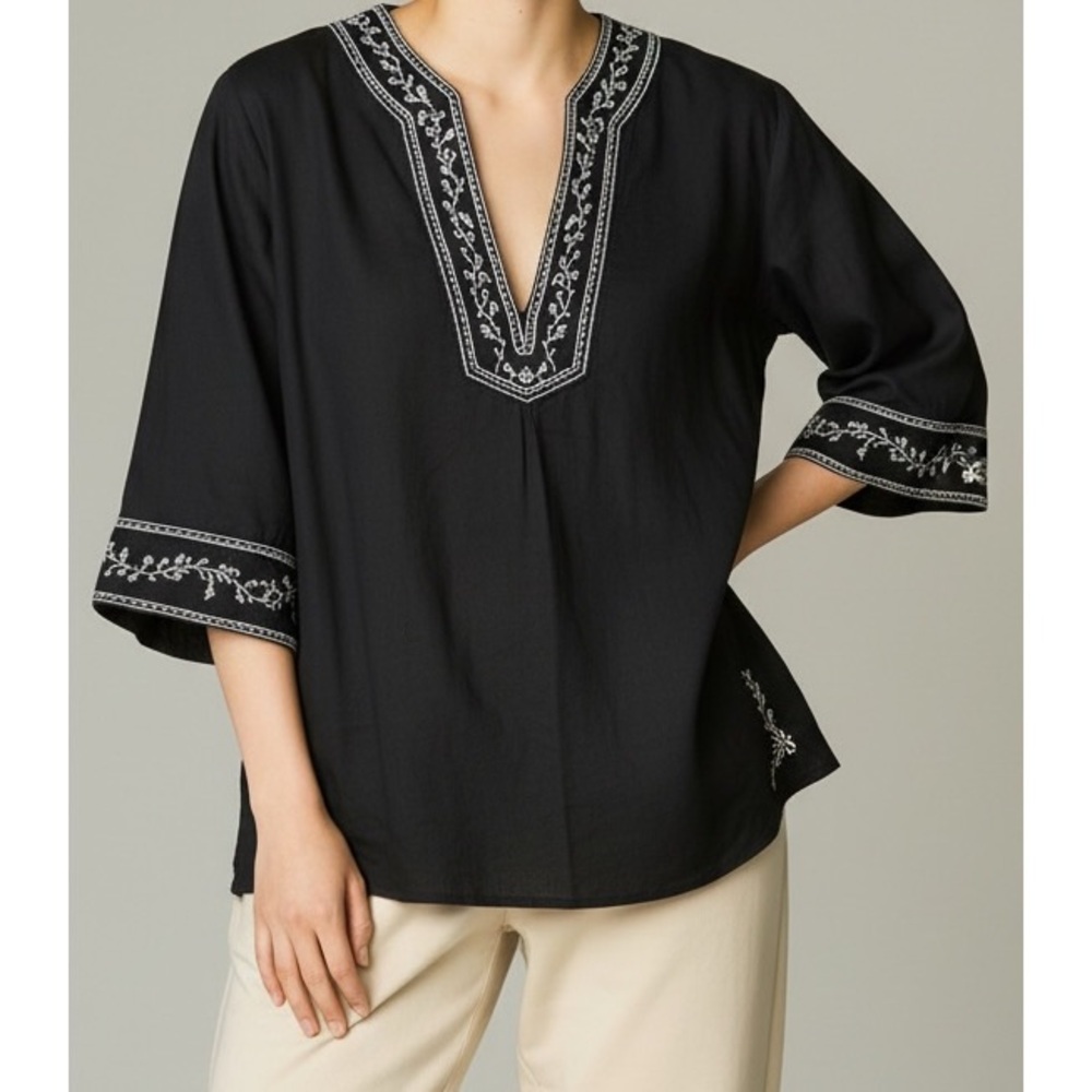 GAP Small Vintage Black Tunic Top With Blue Floral Embroidery